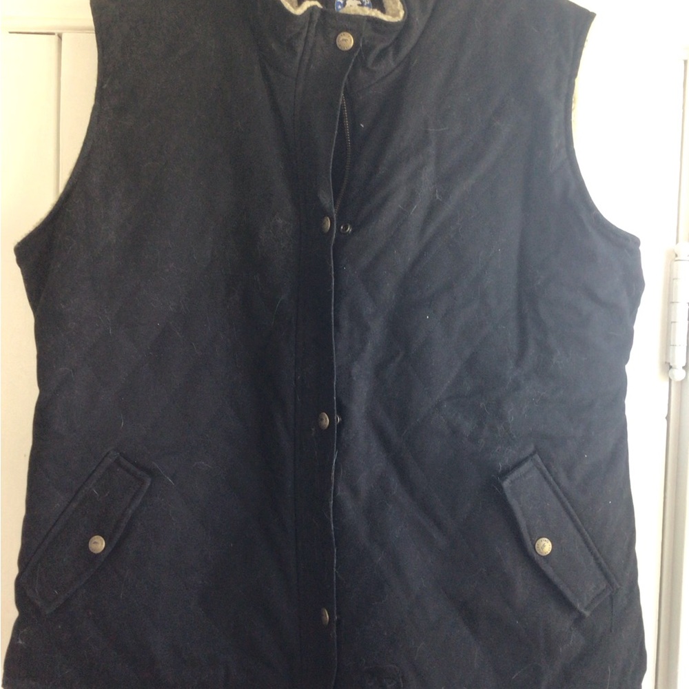 Black Quilted Vest with Sporty Style